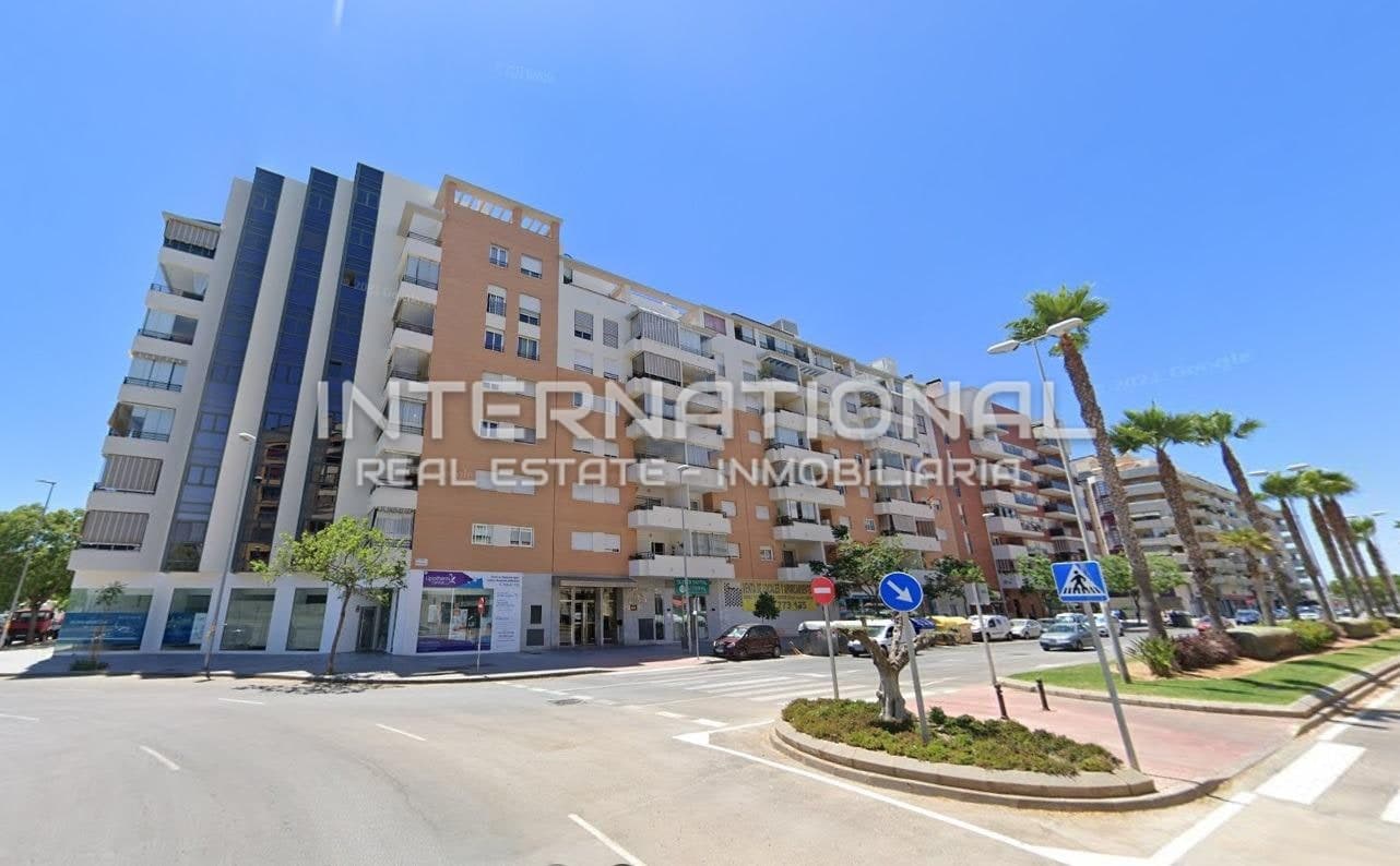 ATICO DUPLEX CON TERRAZA DE 120 M2 EN PARQUE LITORAL MALAGA
