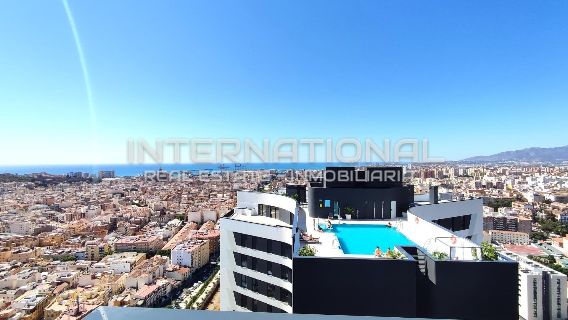 PISO CON LICENCIA TURISTICA EN LA PLANTA 19 DEL URBAN SKY MALAGA