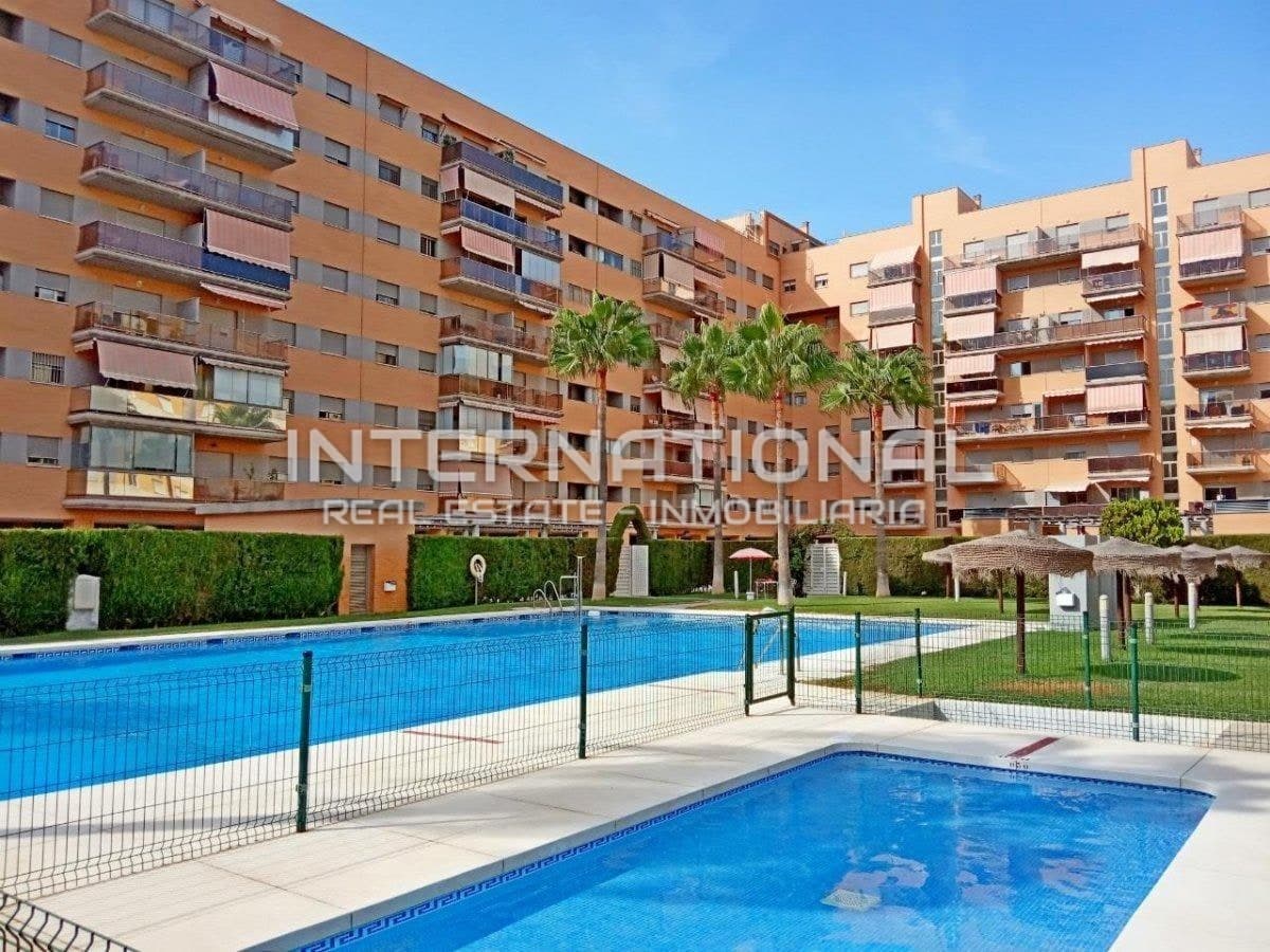 EXCLUSIVO PISO DE 3 DORMITORIOS, 2 BAÑOS, PARKING Y TRASTERO EN PARQUE LITORAL, MÁLAGA.