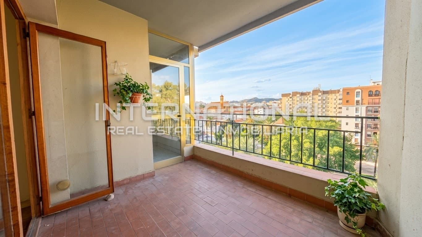 PISO DE 4 DORMITORIOS, 2 BAÑOS Y PLAZA DE GARAJE EN AV. ANDALUCIA