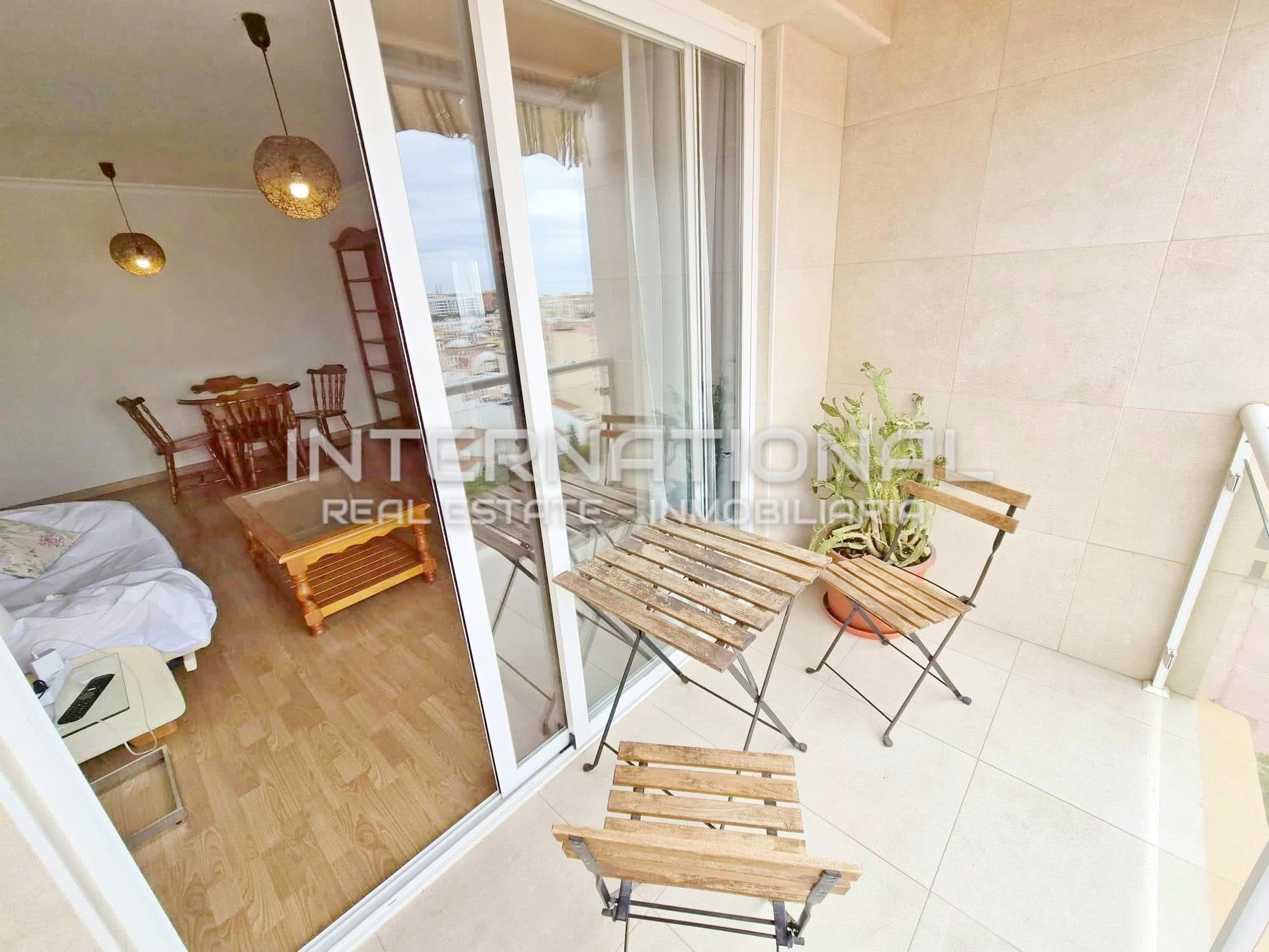 PISO EN HUELIN REFORMADO CON VISTAS AL MAR EN LA PLANTA DOCE CON TERRAZA