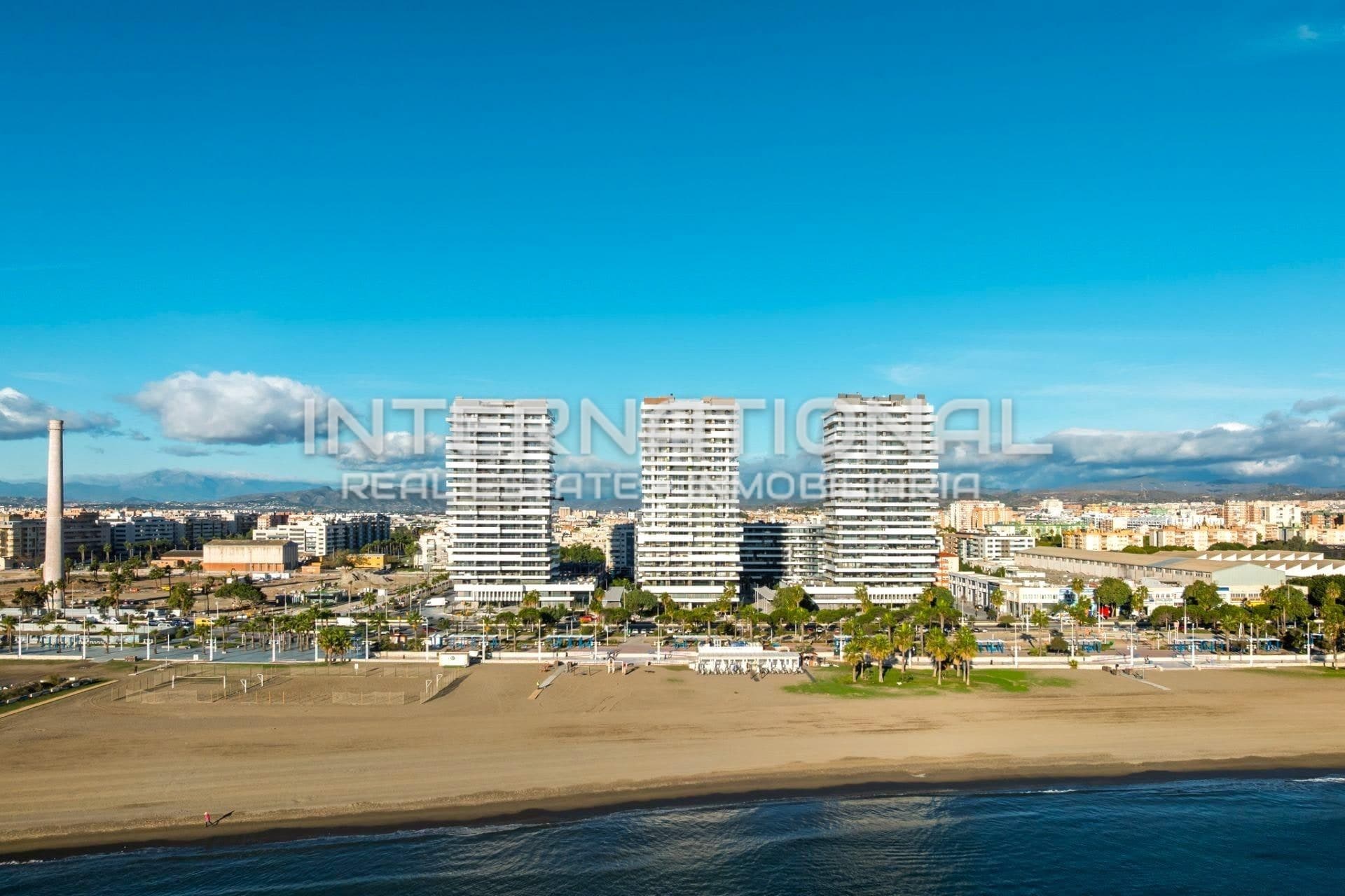 EXCLUSIVO PISO EN LA PLANTA 18 CON 4 HABITACIONES EN MALAGA TOWER VISION 2025