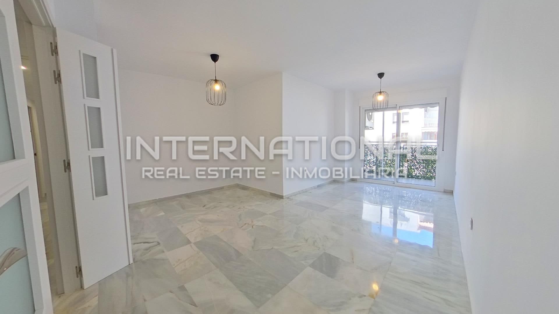Piso de 4 habitaciones a estrenar en Málaga - La Princesa-Huelin