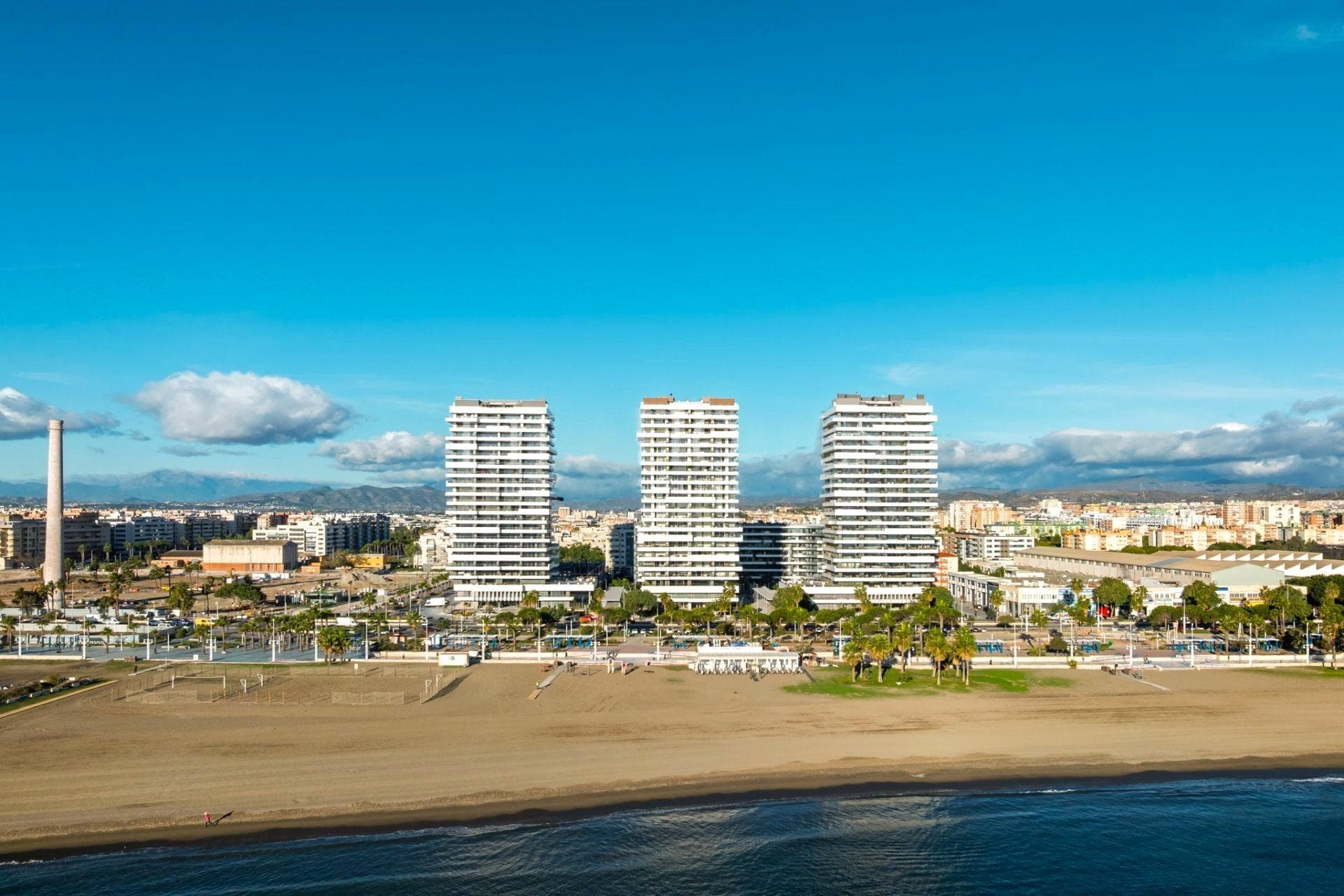 EXCLUSIVO PISO EN LAS MALAGA TOWERS VISION A ESTRENAR