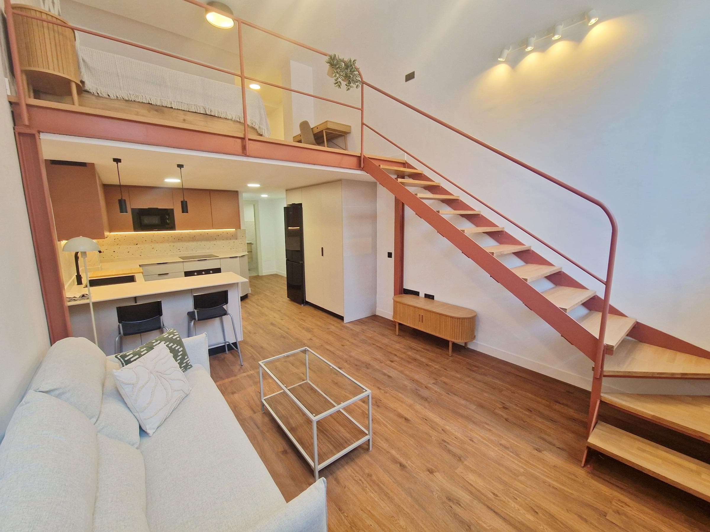 Moderno Apartamento Dúplex A Estrenar a un Paso del Centro de Málaga
