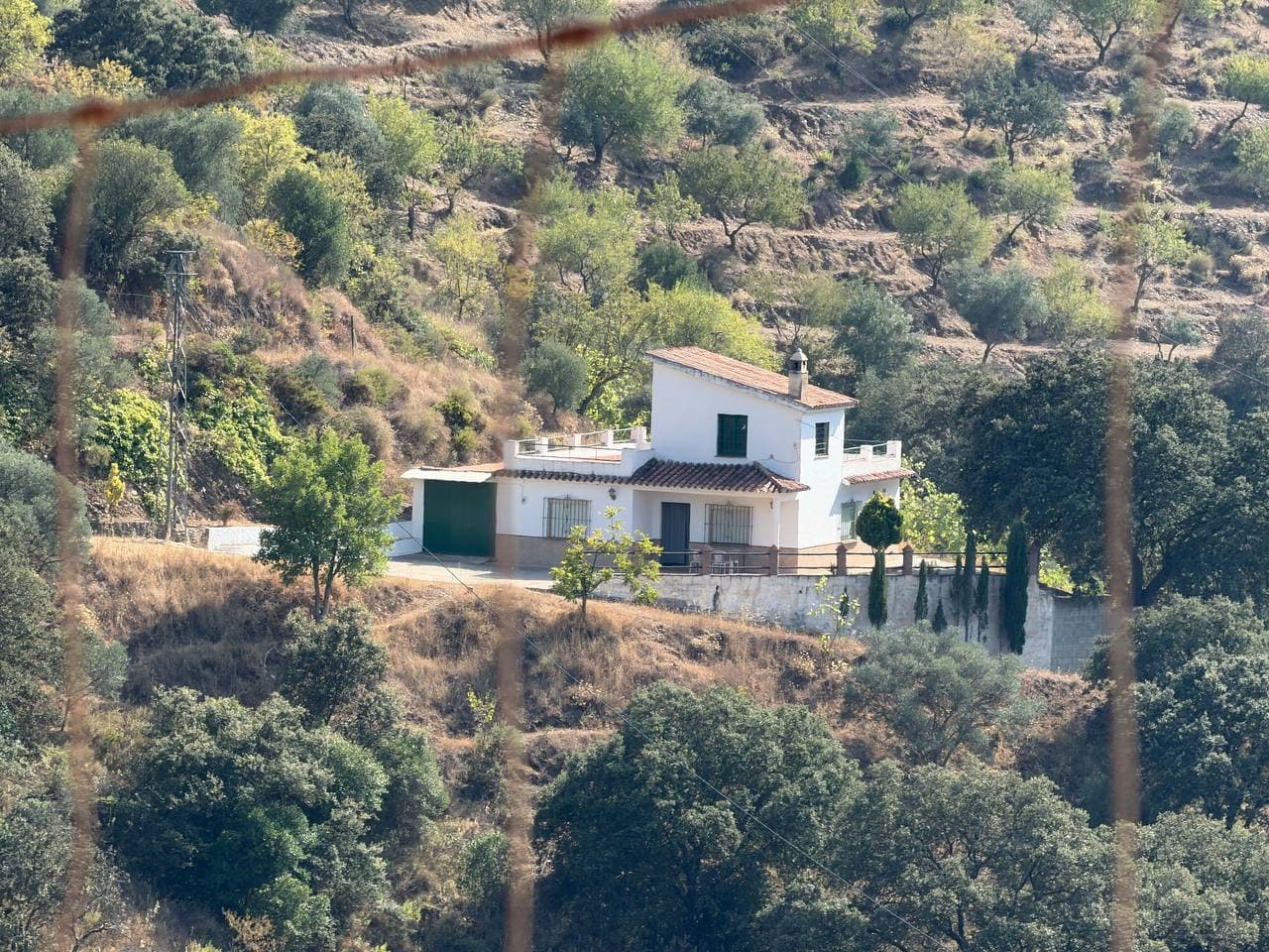 Casa de campo en los Montes de Málaga con finca de 61.000 metros de secano